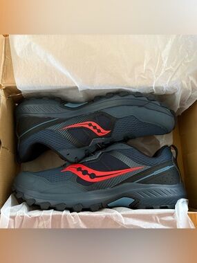 Saucony Men's Excursion TR16 in Blue/Black/Red